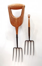 Drink Me II oak, found objects