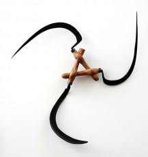 Daisychain XII, oak, found objects